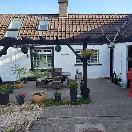 Rooms At Tarrareoch Bathgate Buitenkant foto