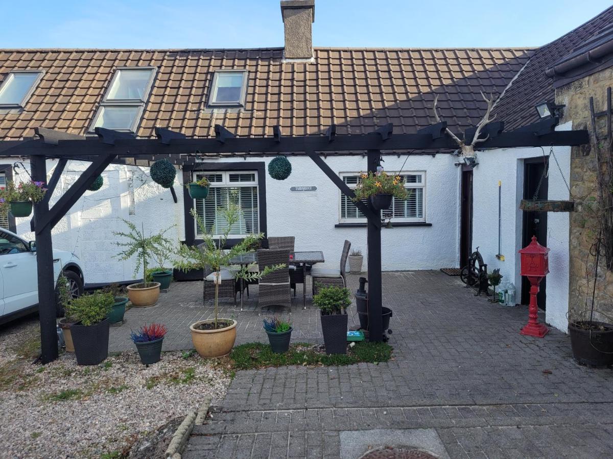 Rooms At Tarrareoch Bathgate Buitenkant foto