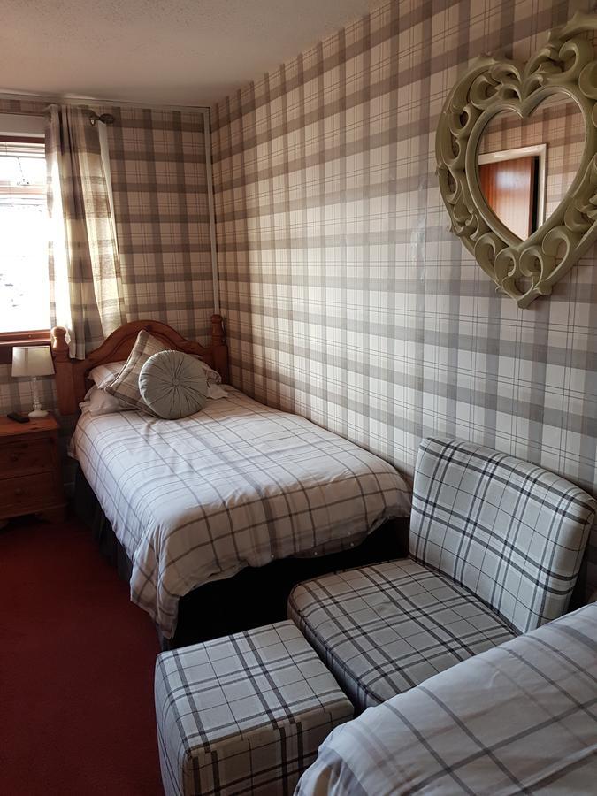 Rooms At Tarrareoch Bathgate Buitenkant foto